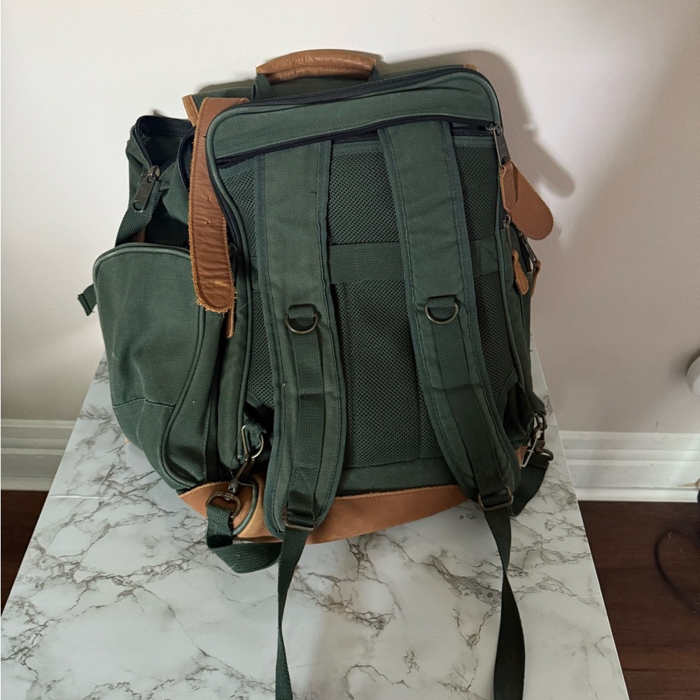 Bushnell Magnify Life Green and Brown Backpack - Picture 7 of 7